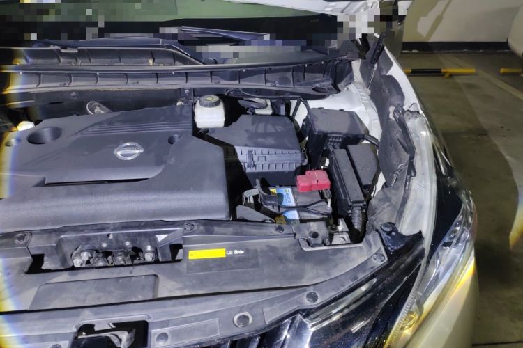 Used Nissan Murano 2015 2.5L XV RES Plus Two-Wheel-Drive Touring Edition Engine Bay Left