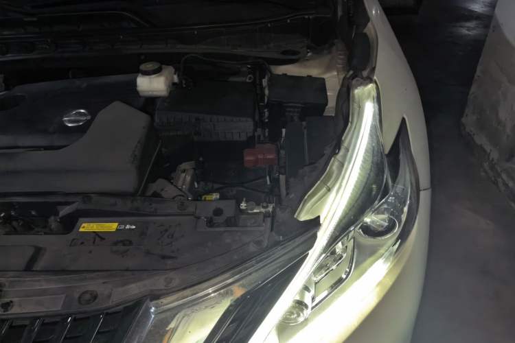 Used Nissan Murano 2015 2.5L XL Two-Wheel Drive Smart Edition Engine Bay Left