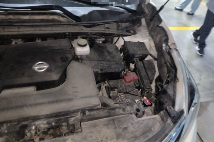 Used Nissan Murano 2015 2.5L XV RES Plus Two-Wheel-Drive Touring Edition Engine Bay Left