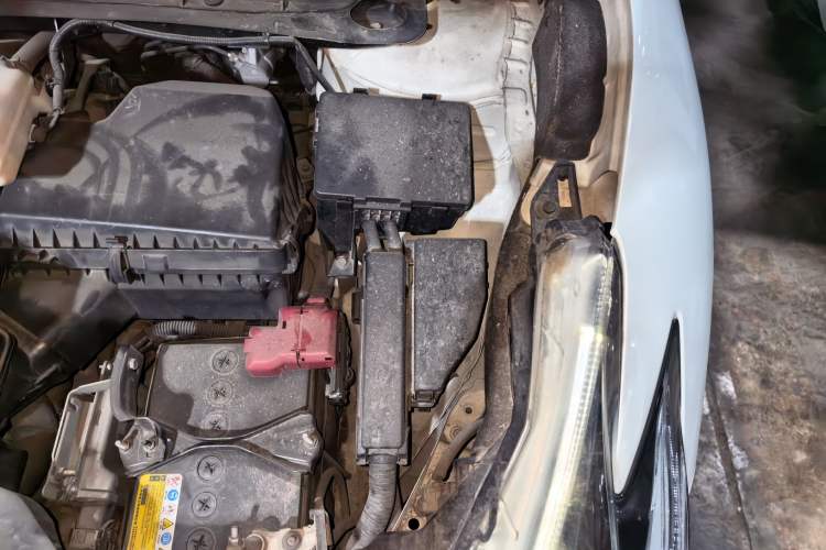 Used Nissan Murano 2015 2.5L XL Two-Wheel Drive Smart Edition Engine Bay Left