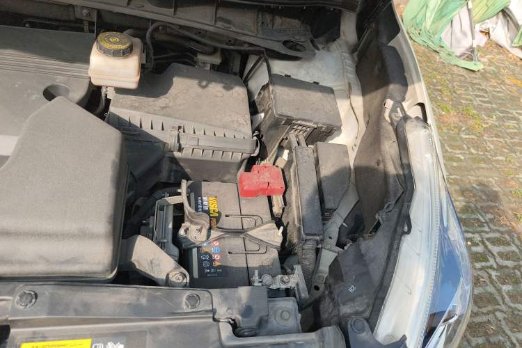 Used Nissan Murano 2015 2.5L XL Two-Wheel Drive Smart Edition Engine Bay Left