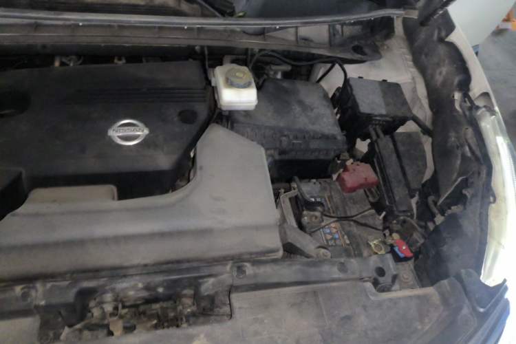 Used Nissan Murano 2015 2.5L XV RES Plus Two-Wheel-Drive Touring Edition Engine Bay Left