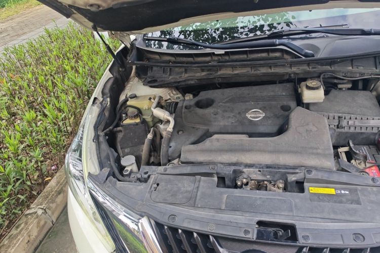 Used Nissan Murano 2015 2.5L XV RES Plus Two-Wheel-Drive Touring Edition Engine Bay Right