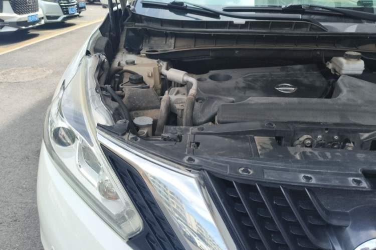 Used Nissan Murano 2015 2.5L XV RES Plus Two-Wheel-Drive Touring Edition Engine Bay Right
