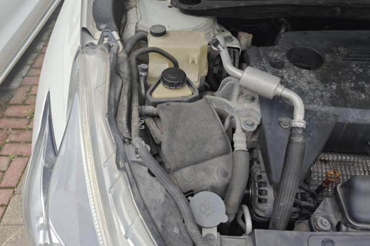 Used Nissan Murano 2015 2.5L XL Two-Wheel Drive Smart Edition Engine Bay Right