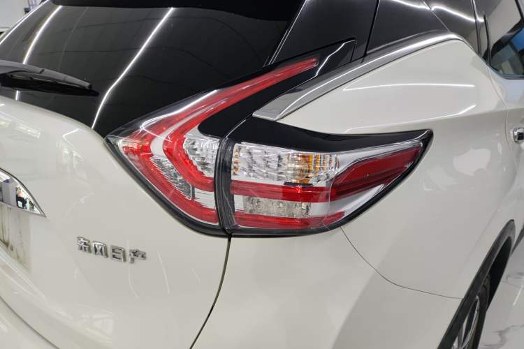 Used Nissan Murano 2015 2.5L XL Two-Wheel Drive Smart Edition Exterior 3