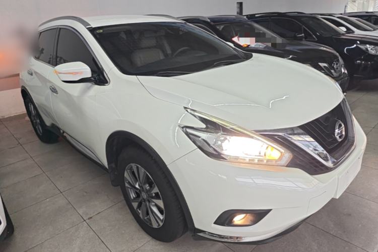 Used Nissan Murano 2015 2.5L XE Two-Wheel-Drive Elite Edition Front Right 45 Deg