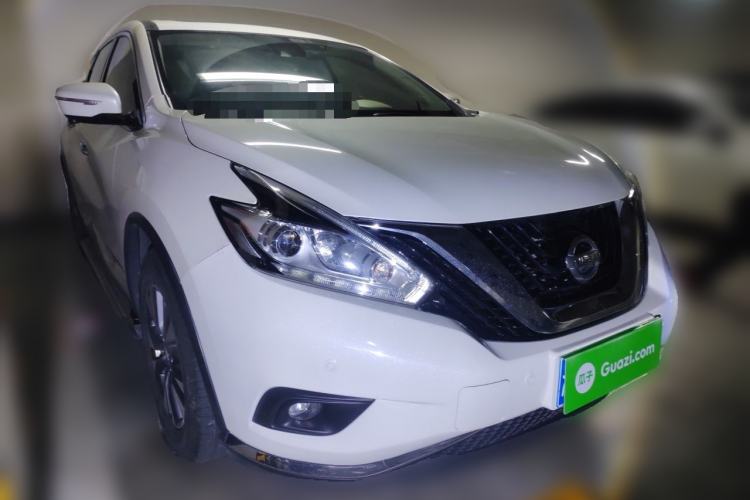 Used Nissan Murano 2015 2.5L XV RES Plus Two-Wheel-Drive Touring Edition Front Right 45 Deg