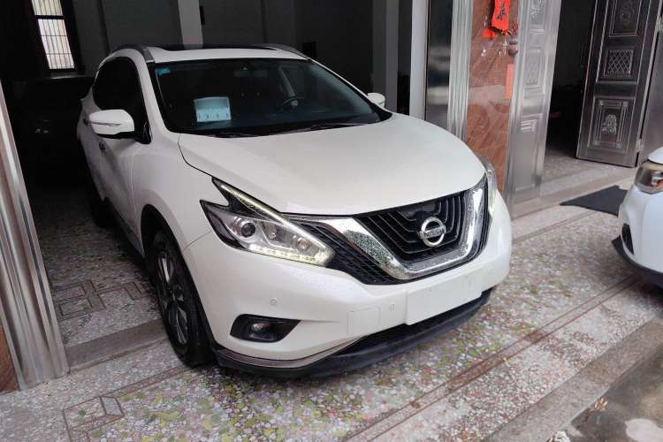 Used Nissan Murano 2015 2.5L XL Two-Wheel Drive Smart Edition Front Right 45 Deg
