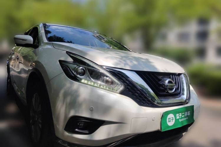 Used Nissan Murano 2015 2.5L XL NAVI Plus Two-Wheel Drive Smart Edition Front Right 45 Deg