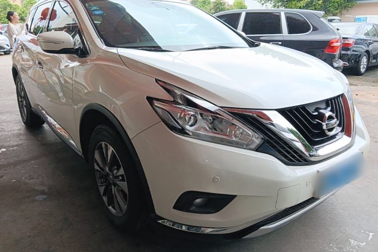 Used Nissan Murano 2015 2.5L XL Two-Wheel Drive Smart Edition Front Right 45 Deg