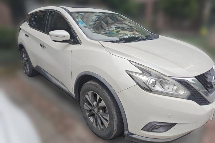 Used Nissan Murano 2015 2.5L XL Two-Wheel Drive Smart Edition Front Right 45 Deg