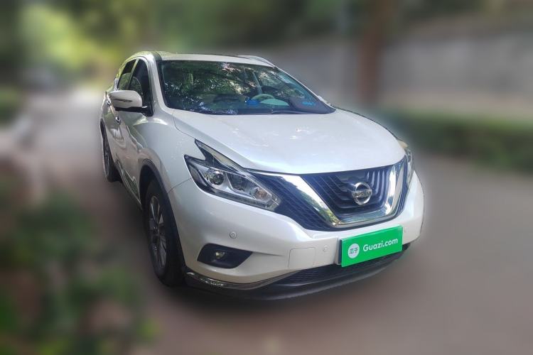 Used Nissan Murano 2015 2.5L XV RES Plus Two-Wheel-Drive Touring Edition Front Right 45 Deg