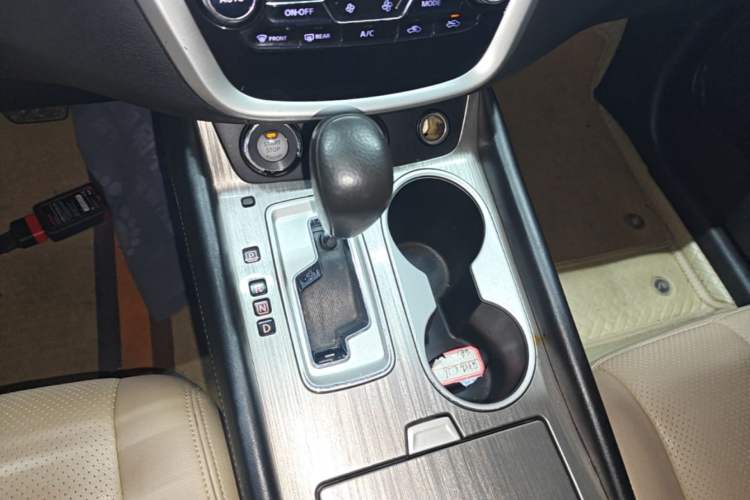 Used Nissan Murano 2015 2.5L XE Two-Wheel-Drive Elite Edition Gear Lever