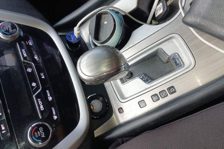 Used Nissan Murano 2015 2.5L XL Two-Wheel Drive Smart Edition Gear Lever