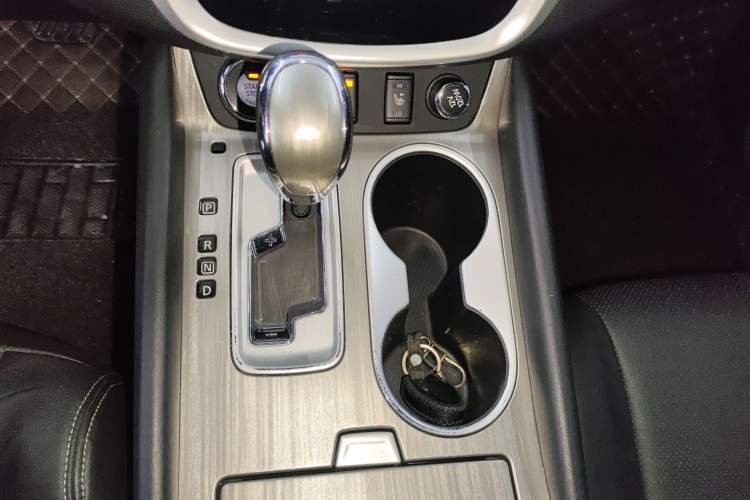 Used Nissan Murano 2015 2.5L XL Two-Wheel Drive Smart Edition Gear Lever
