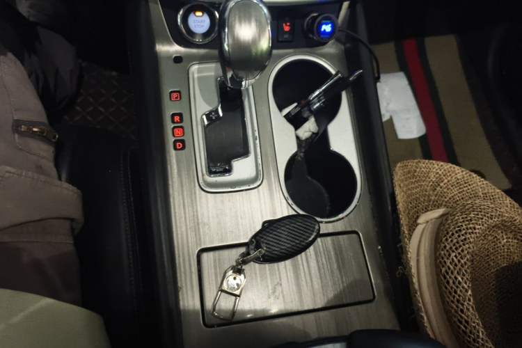 Used Nissan Murano 2015 2.5 S/C HEV XL Two-Wheel Drive Hybrid Luxury Edition Gear Lever