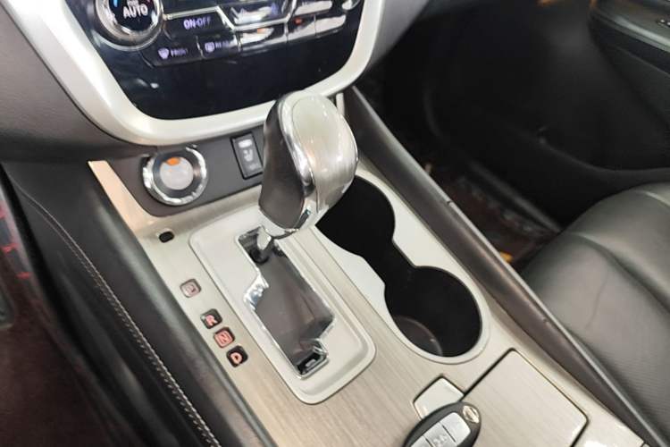 Used Nissan Murano 2015 2.5L XL Two-Wheel Drive Smart Edition Gear Lever