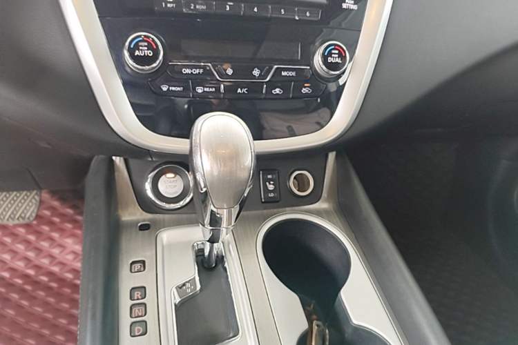Used Nissan Murano 2015 2.5L XL Two-Wheel Drive Smart Edition Gear Lever