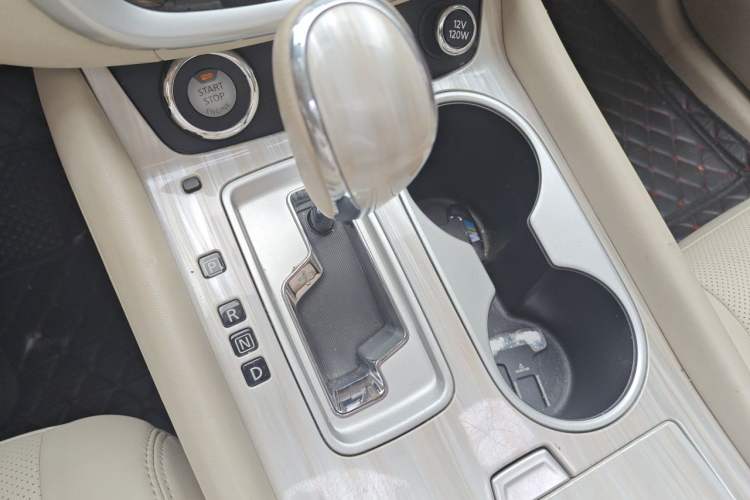 Used Nissan Murano 2015 2.5L XL Two-Wheel Drive Smart Edition Gear Lever
