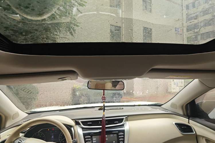 Used Nissan Murano 2015 2.5L XV RES Plus Two-Wheel-Drive Touring Edition Headliner