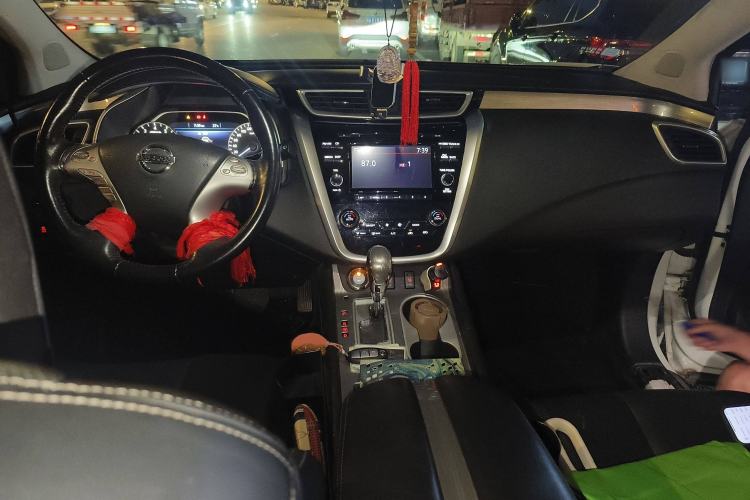 Used Nissan Murano 2015 2.5L XL Two-Wheel Drive Smart Edition Interior 2