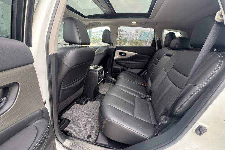 Used Nissan Murano 2015 2.5L XL Two-Wheel Drive Smart Edition Interior 2
