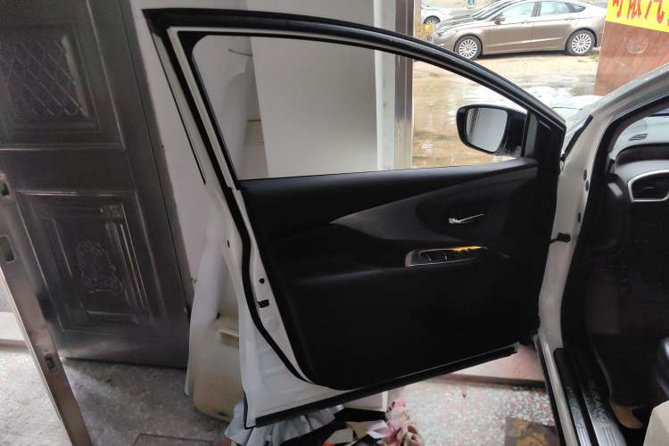 Used Nissan Murano 2015 2.5L XL Two-Wheel Drive Smart Edition Left Front Door Interior