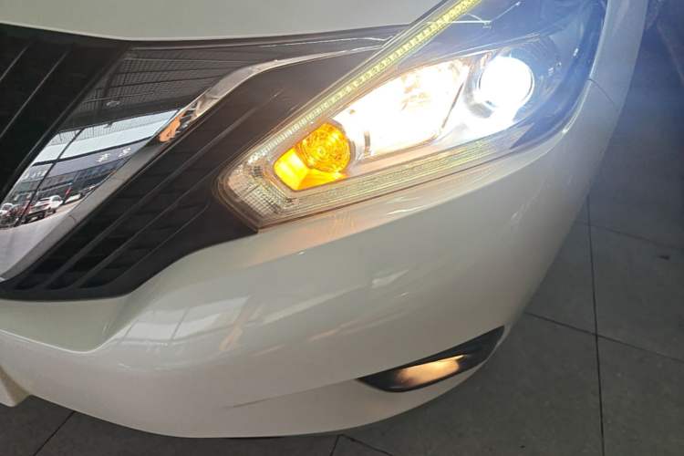 Used Nissan Murano 2015 2.5L XE Two-Wheel-Drive Elite Edition Left Front Headlight