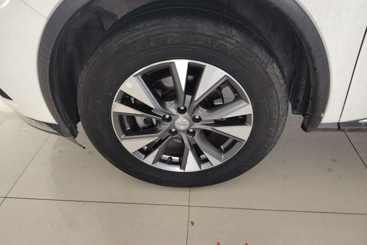 Used Nissan Murano 2015 2.5L XL Two-Wheel Drive Smart Edition Left Front Wheel Hub