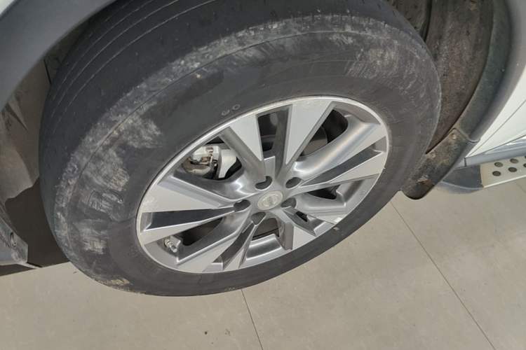 Used Nissan Murano 2015 2.5L XL Two-Wheel Drive Smart Edition Left Front Wheel Hub