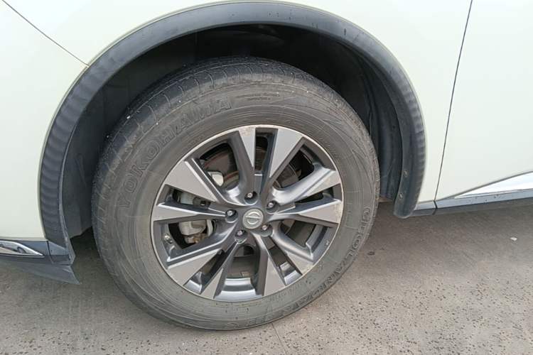 Used Nissan Murano 2015 2.5L XL Two-Wheel Drive Smart Edition Left Front Wheel Hub