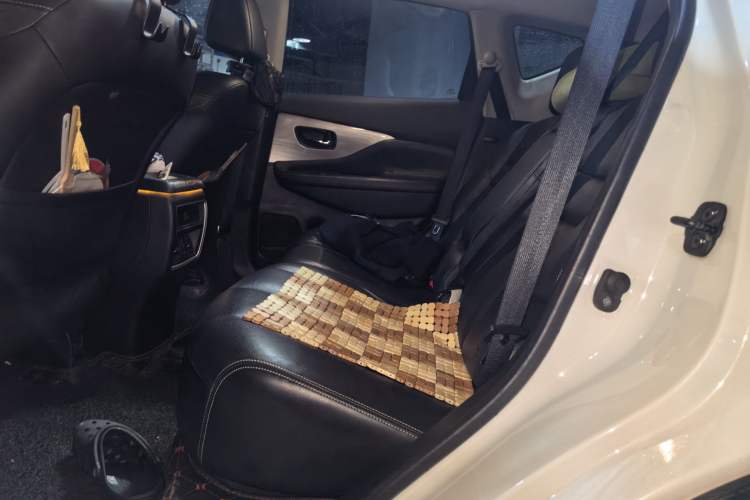 Used Nissan Murano 2015 2.5L XL Two-Wheel Drive Smart Edition Left Rear Seat