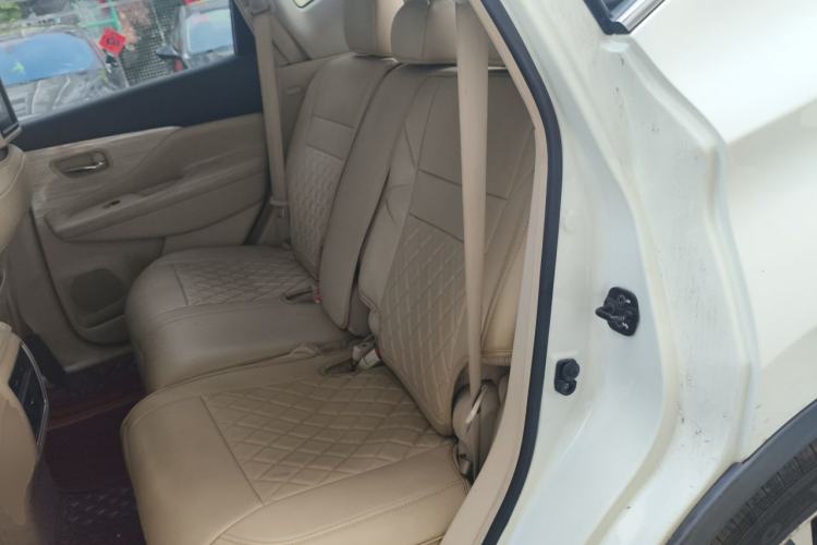 Used Nissan Murano 2015 2.5L XV RES Plus Two-Wheel-Drive Touring Edition Left Rear Seat