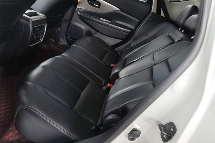 Used Nissan Murano 2015 2.5L XL Two-Wheel Drive Smart Edition Left Rear Seat