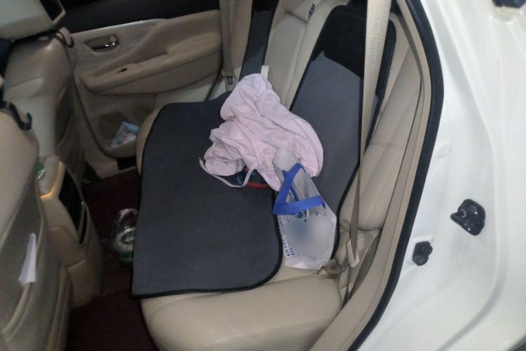 Used Nissan Murano 2015 2.5L XV RES Plus Two-Wheel-Drive Touring Edition Left Rear Seat