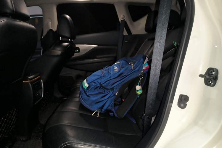 Used Nissan Murano 2015 2.5L XL Two-Wheel Drive Smart Edition Left Rear Seat