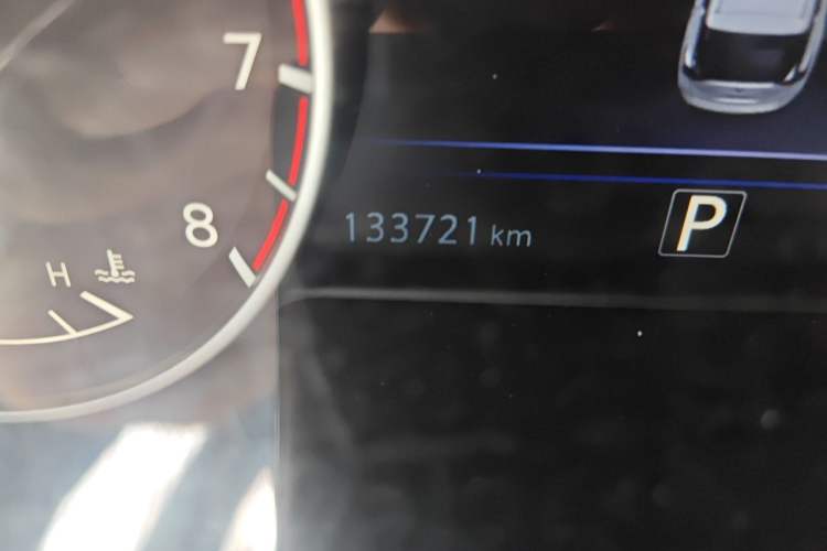 Used Nissan Murano 2015 2.5L XL Two-Wheel Drive Smart Edition Odometer Close Up