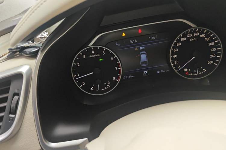 Used Nissan Murano 2015 2.5L XV RES Plus Two-Wheel-Drive Touring Edition Odometer Close Up