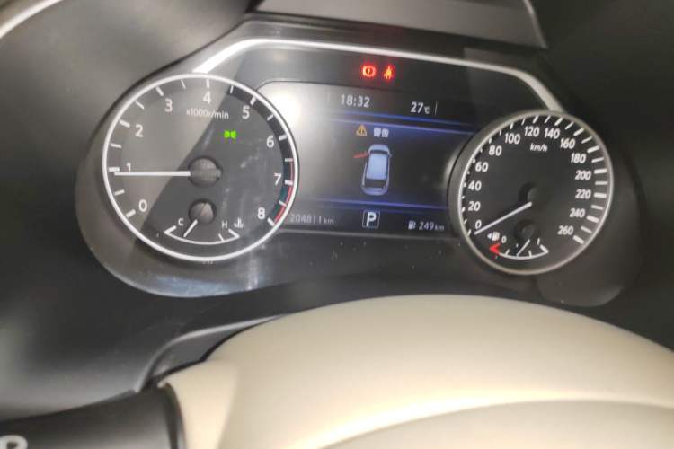 Used Nissan Murano 2015 2.5L XV RES Plus Two-Wheel-Drive Touring Edition Odometer Close Up