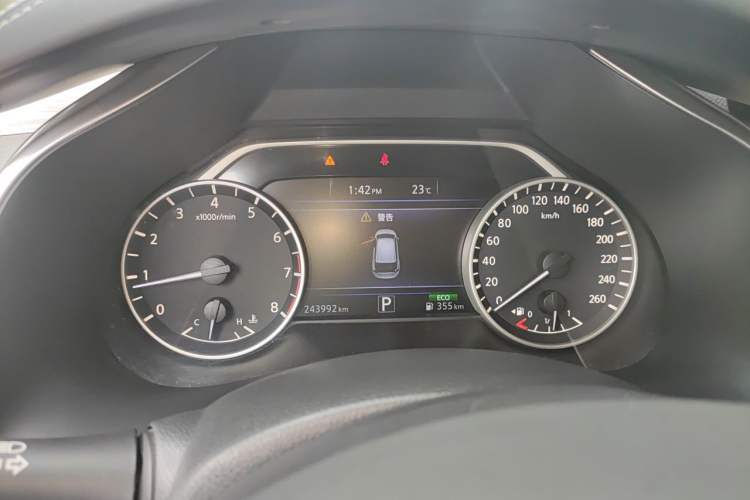 Used Nissan Murano 2015 2.5L XL Two-Wheel Drive Smart Edition Odometer Close Up