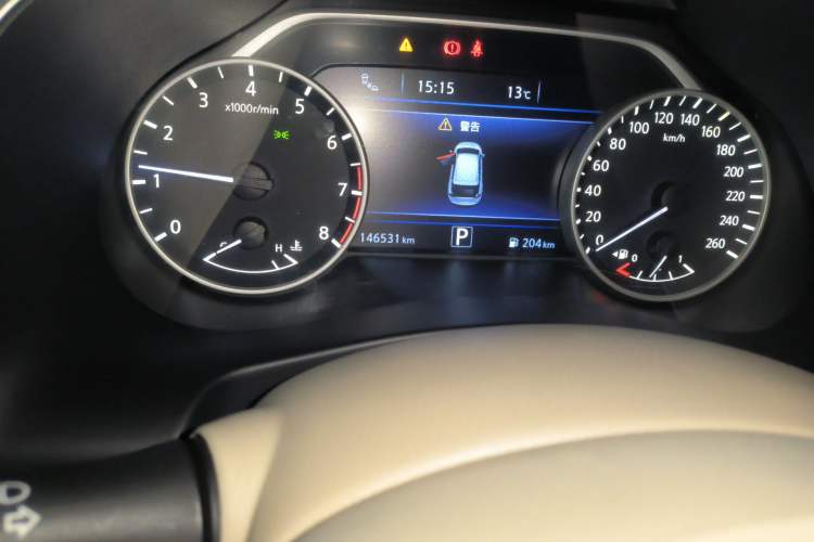 Used Nissan Murano 2015 2.5L XV RES Plus Two-Wheel-Drive Touring Edition Odometer Close Up