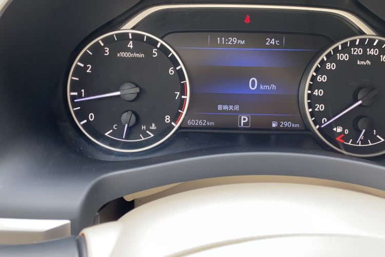 Used Nissan Murano 2015 2.5L XL Two-Wheel Drive Smart Edition Odometer Close Up