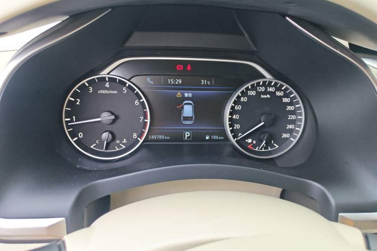 Used Nissan Murano 2015 2.5L XV RES Plus Two-Wheel-Drive Touring Edition Odometer Close Up