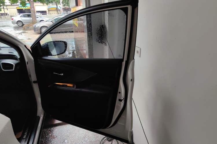 Used Nissan Murano 2015 2.5L XL Two-Wheel Drive Smart Edition Right Front Door Interior