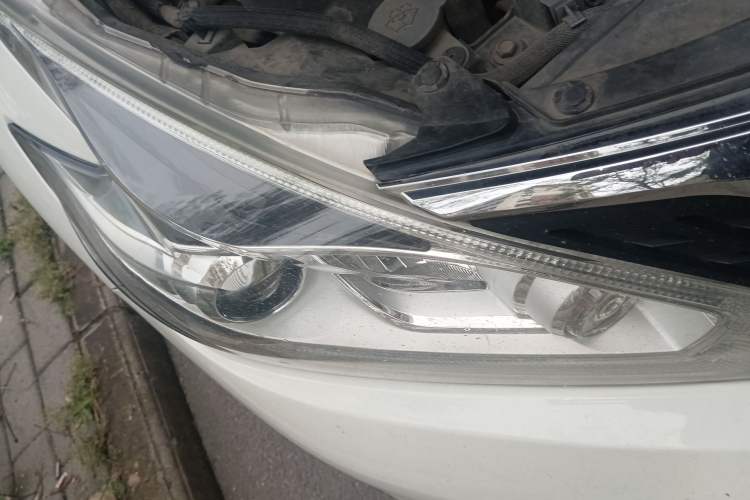 Used Nissan Murano 2015 2.5L XL Two-Wheel Drive Smart Edition Right Front Headlight