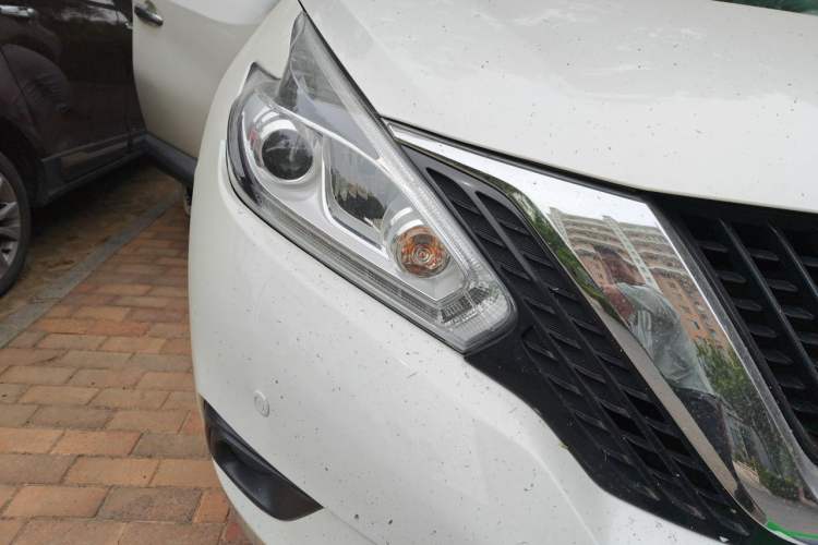Used Nissan Murano 2015 2.5L XL Two-Wheel Drive Smart Edition Right Front Headlight