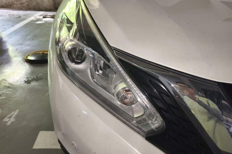 Used Nissan Murano 2015 2.5 S/C HEV XL Two-Wheel Drive Hybrid Luxury Edition Right Front Headlight