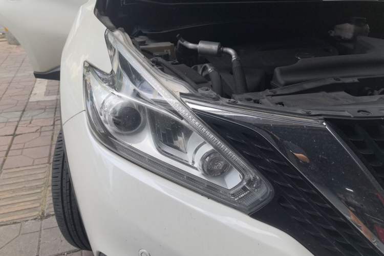 Used Nissan Murano 2015 2.5L XL Two-Wheel Drive Smart Edition Right Front Headlight