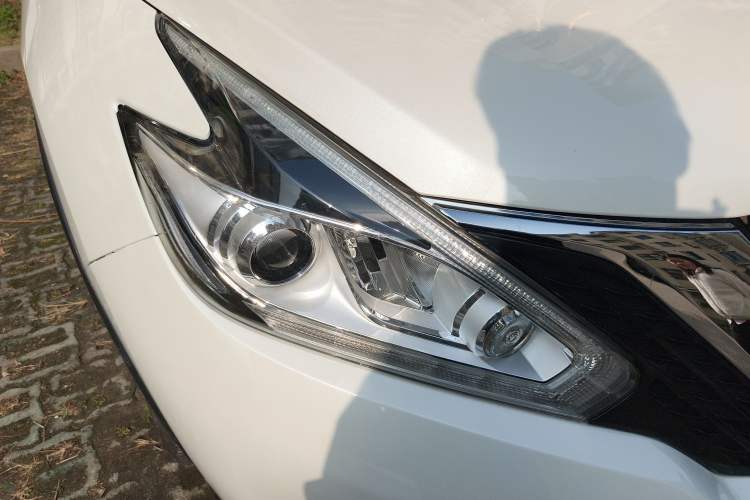 Used Nissan Murano 2015 2.5L XL Two-Wheel Drive Smart Edition Right Front Headlight